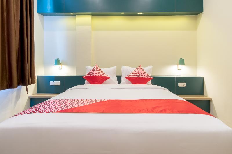 Oyo 727 Merlion Hotel Медан Экстерьер фото